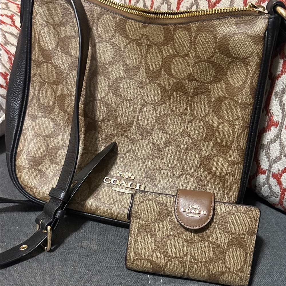 Coach Signature Canvas Crossbody Bag comes with wallet new without tag